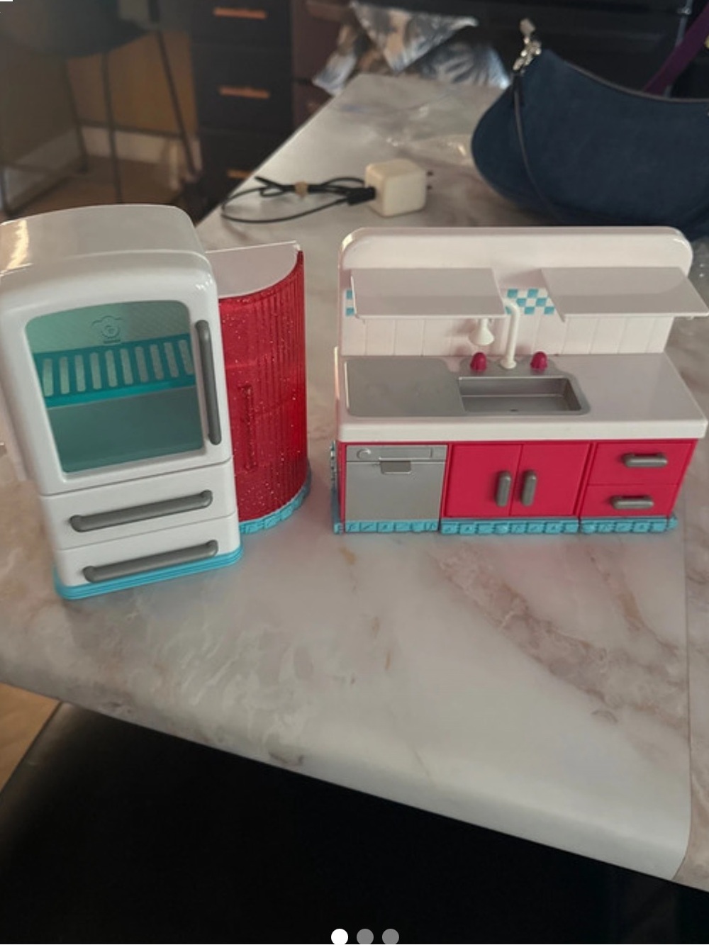 Shopkins kitchen and fridge playset